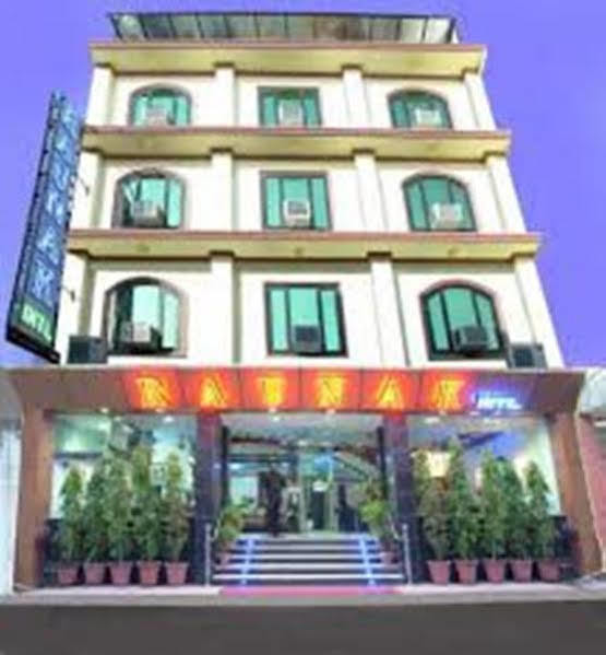 Raunak International 3* New Delhi
